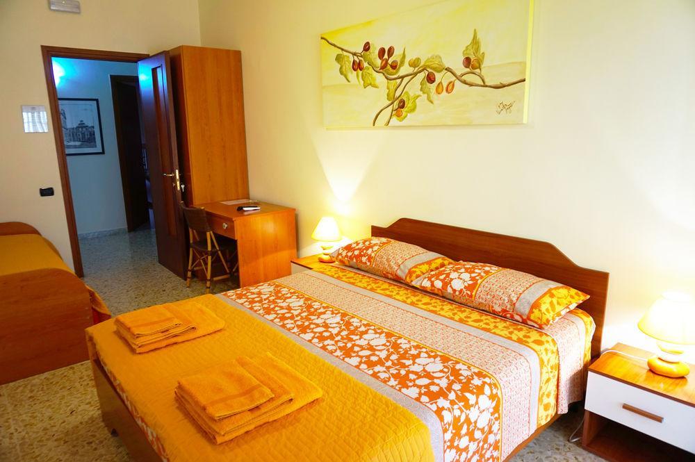 B&B Piazza 300Mila Lecce Exteriör bild